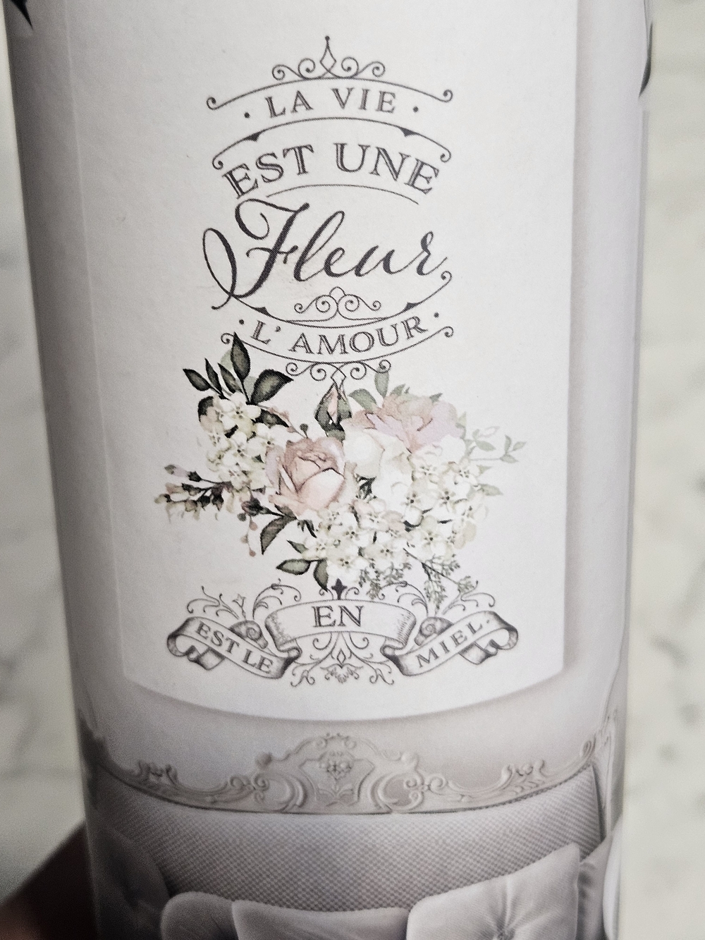 IOD - LA VIE EST UNE FLEUR DE L AMOUR - Furniture Or Craft Decal